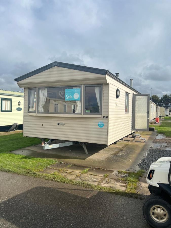 Lisa And Laddy Caravan Hire Meliden Εξωτερικό φωτογραφία