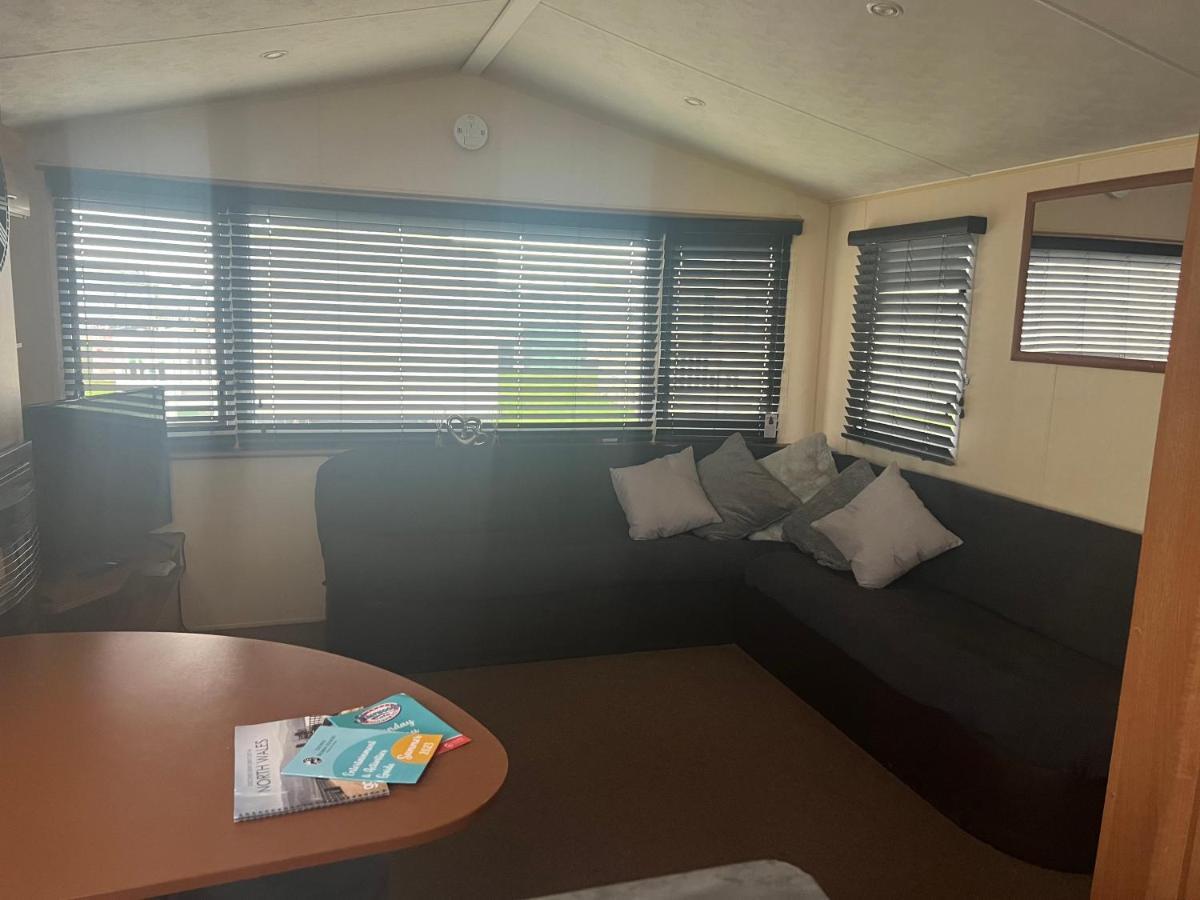 Lisa And Laddy Caravan Hire Meliden Εξωτερικό φωτογραφία